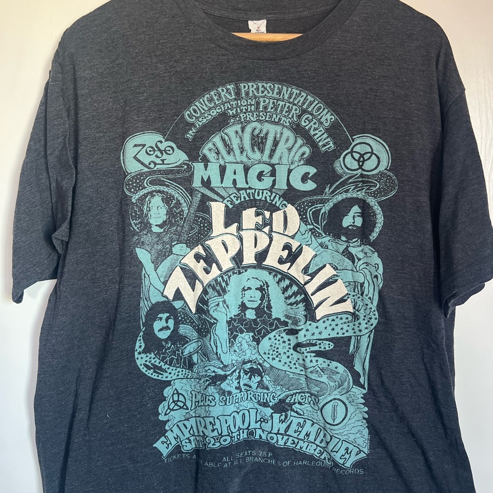 Vintage America Gray Graphic Tee